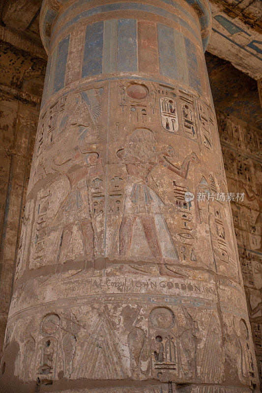 Medinet Habu神庙的柱子